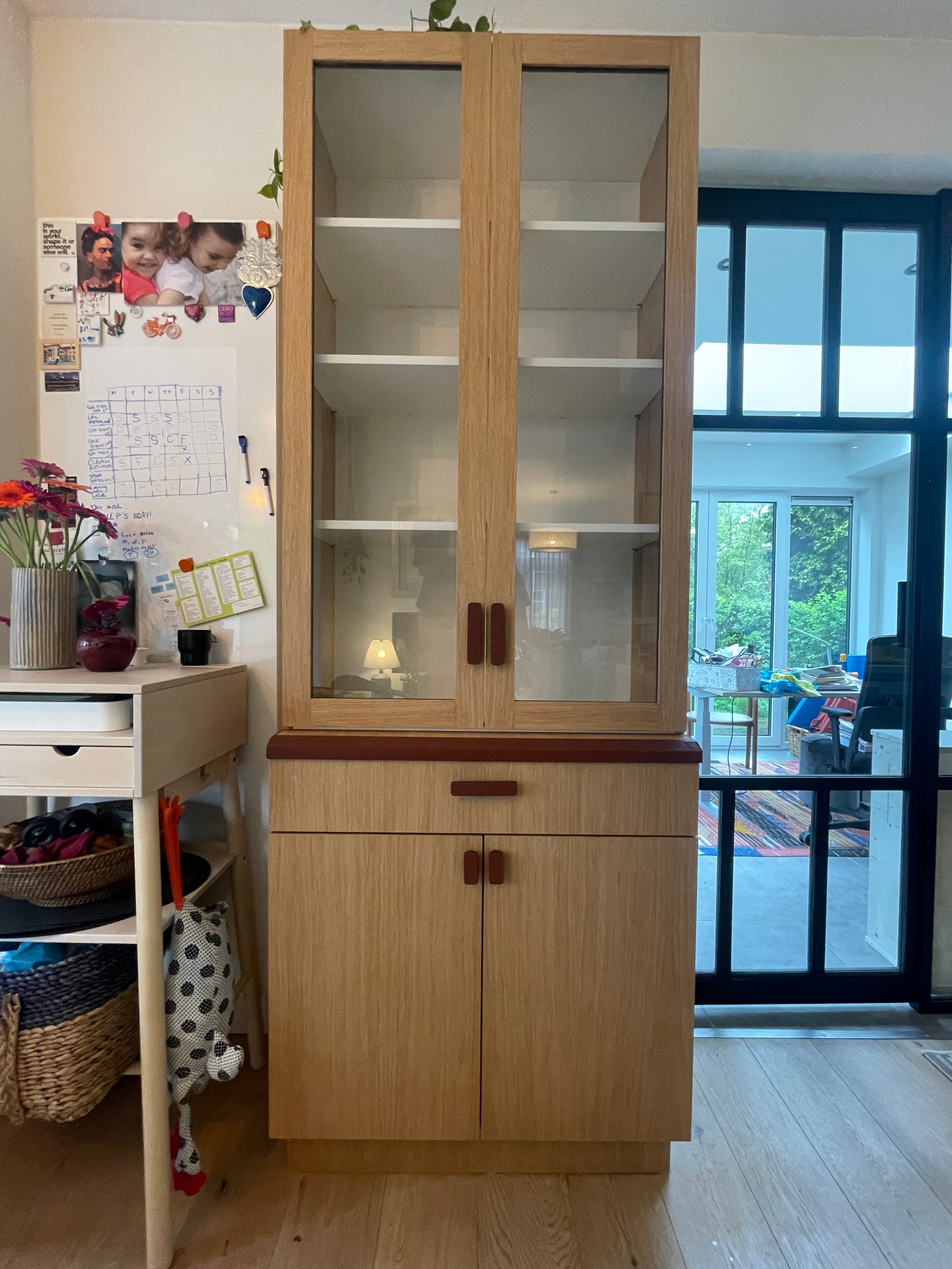 Eiken Kast op Maat in Den Haag – Praktische Oplossing voor Keuken en Eetkamer