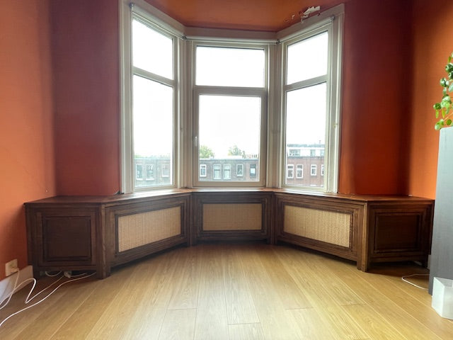 Maatwerk Vensterbank met Radiatorombouw in Rotterdam – Massief Eiken in Jaren ’30 Appartement