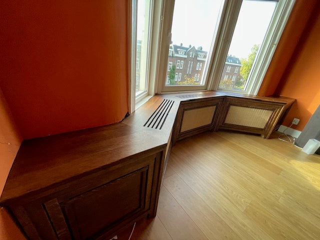 Maatwerk Vensterbank met Radiatorombouw in Rotterdam – Massief Eiken in Jaren ’30 Appartement
