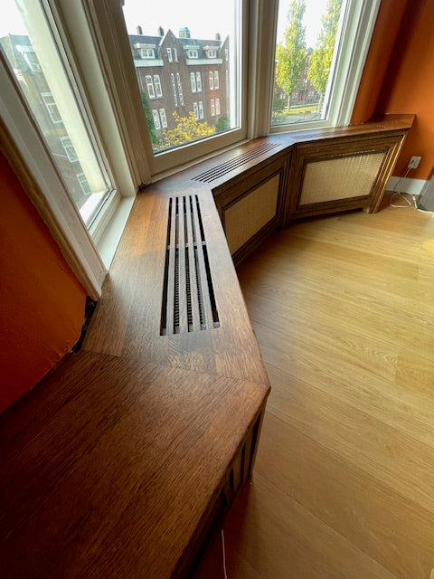 Maatwerk Vensterbank met Radiatorombouw in Rotterdam – Massief Eiken in Jaren ’30 Appartement