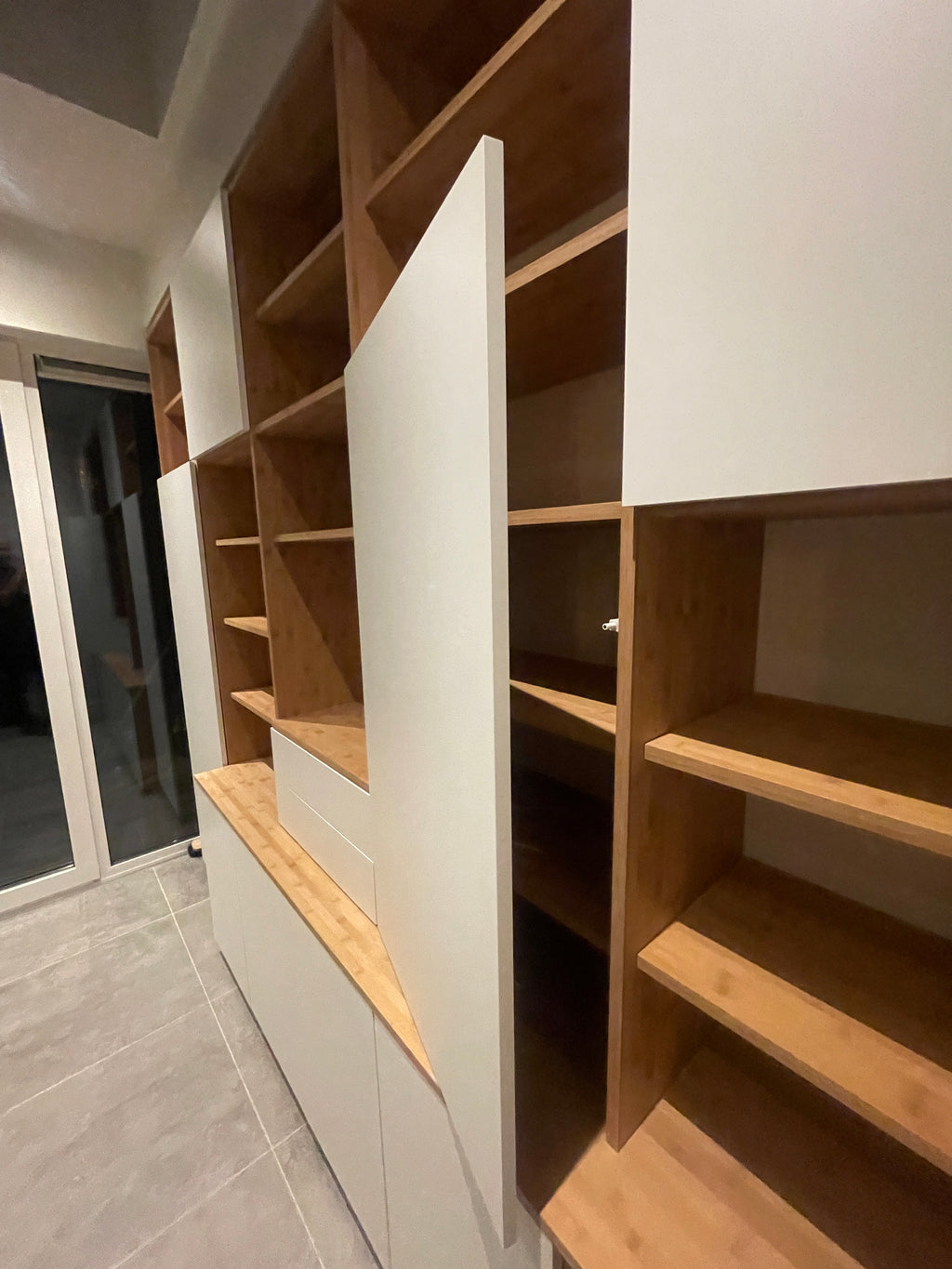 Maatwerk Kast in Vogelwijk Den Haag – Slimme Opbergkast met Werkplek