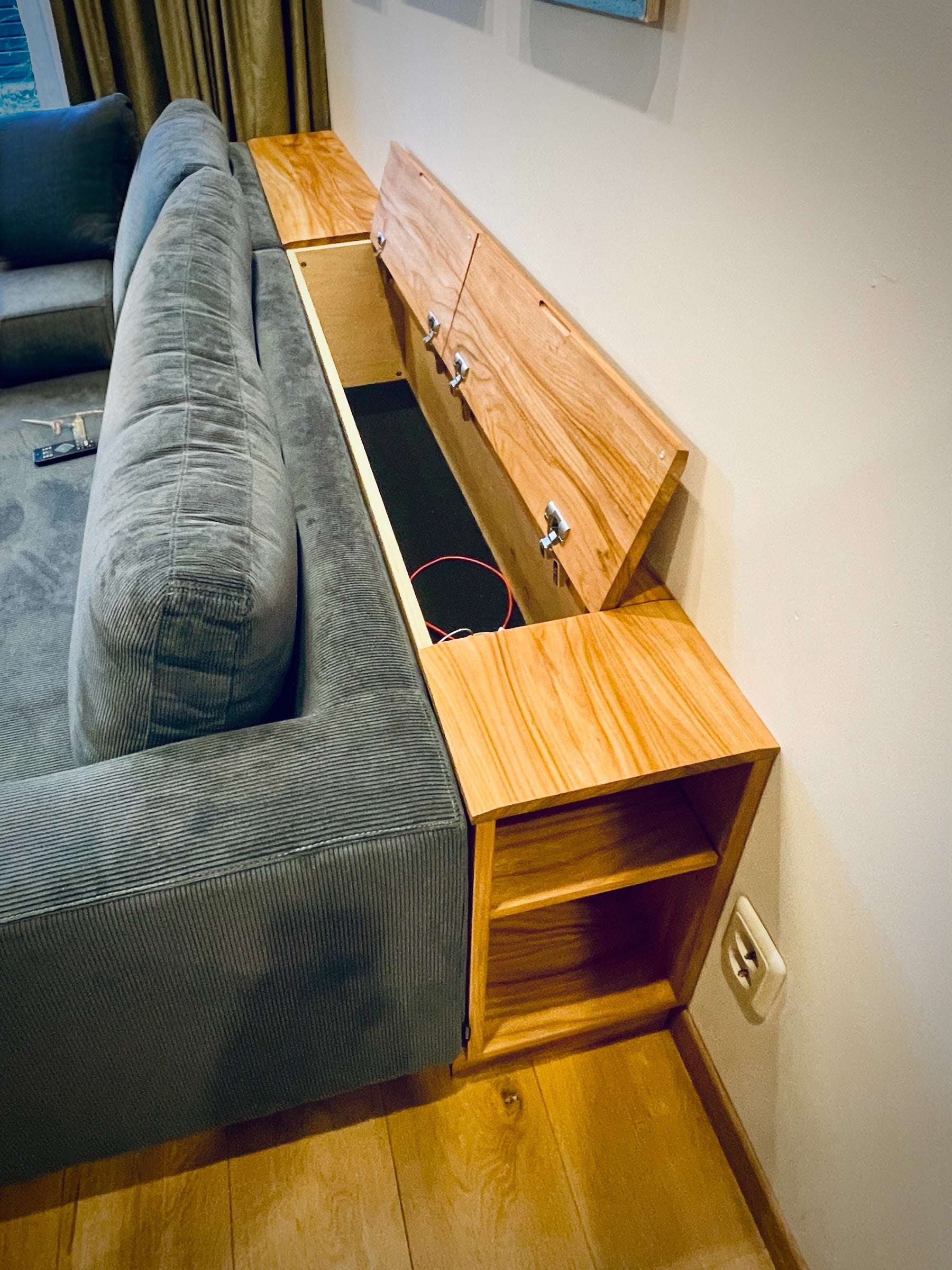 Slanke Maatwerk Console voor Achter de Bank