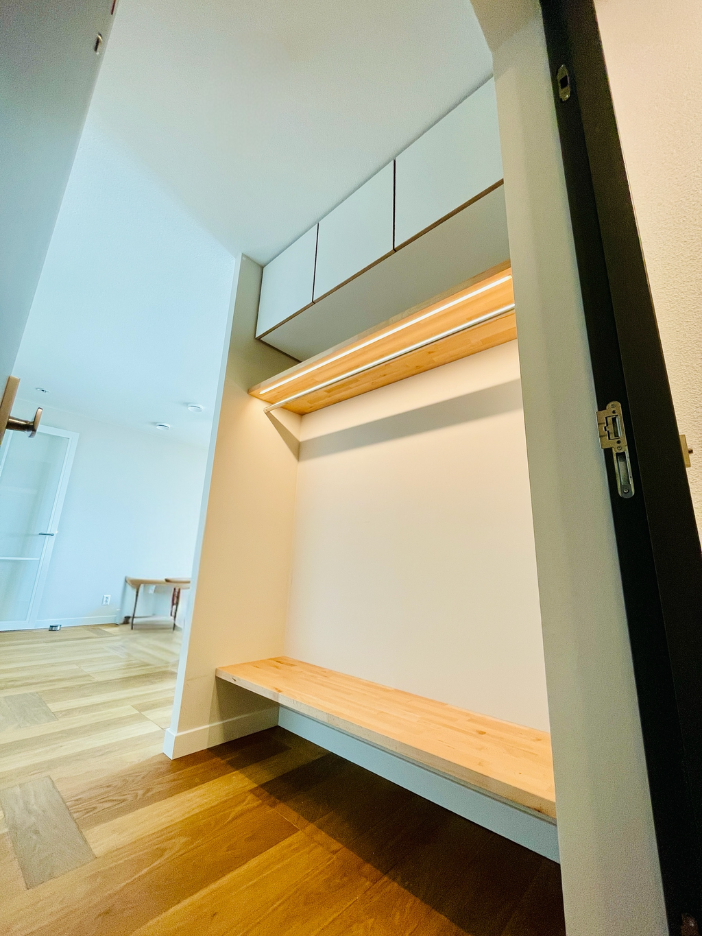 Maatwerk Open Garderobe in Rotterdam: Efficiënt & Stijlvol