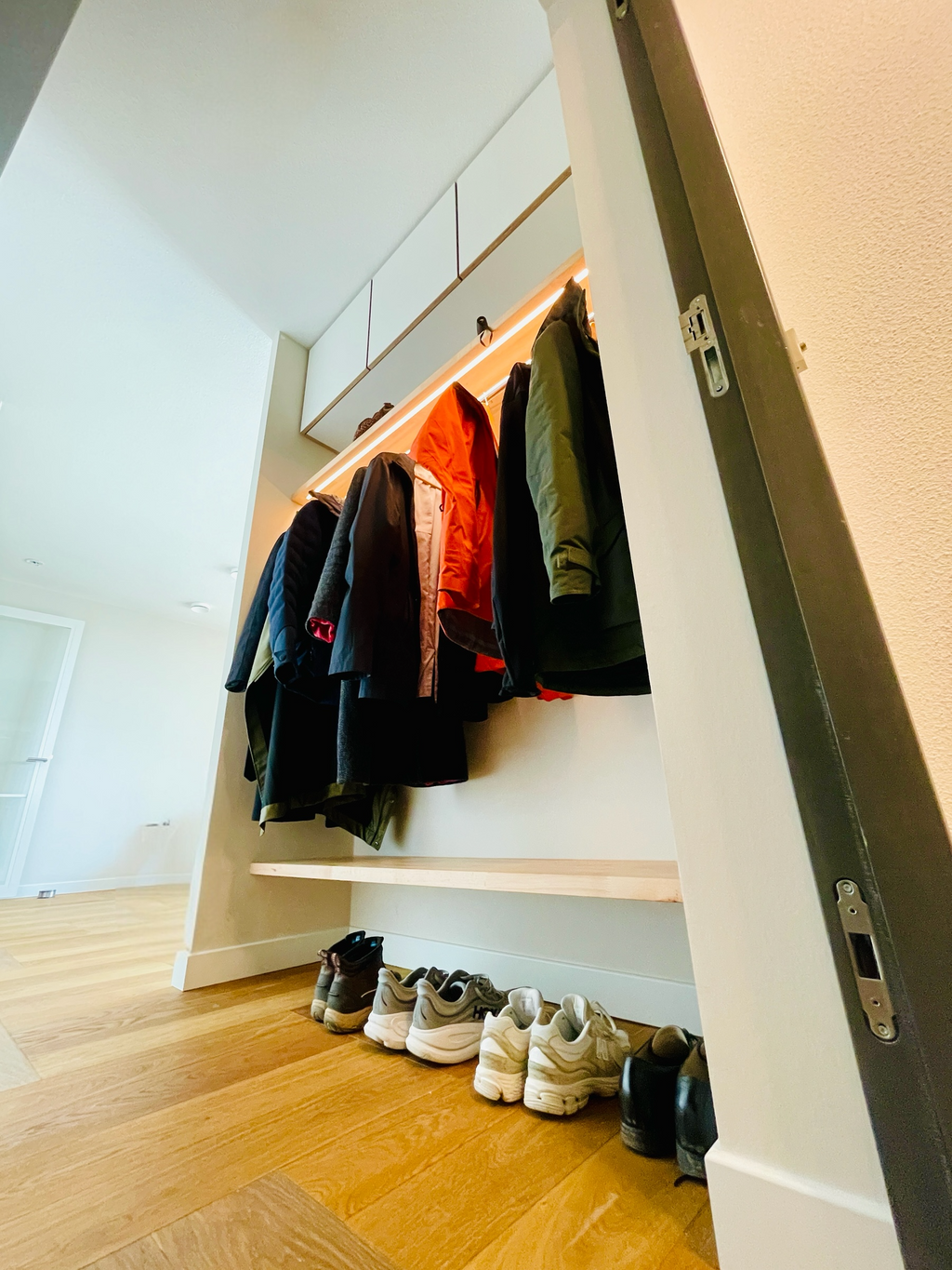 Maatwerk Open Garderobe in Rotterdam: Efficiënt & Stijlvol